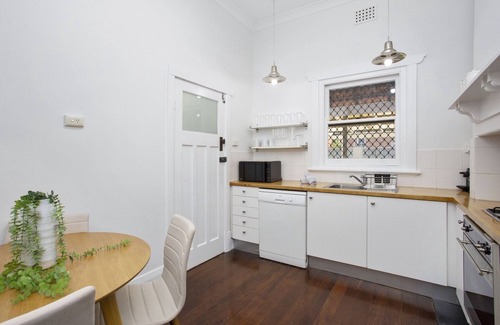 West Perth House | Elegant Art Deco Semi Detached 2-Bed Home by Parks