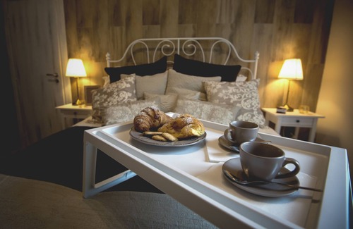 Historical Downtown Salerno Bed & Breakfast | Elegant B&B Il Vicolo storico
