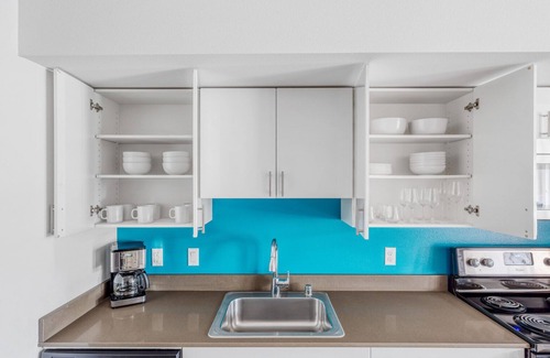 West Woodland Apartment | Elegant Ballard 1BR w/BBQ, Lounge & W/D, onsite retail, by Blueground