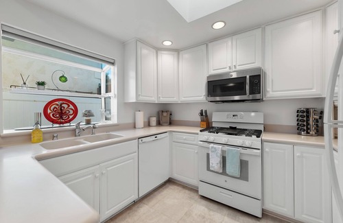 Pierpont Bay House | Elegant Beach-View Vacation Rental, Just 99 Steps 2 Sand, Pet-friendly!
