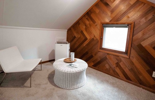 Orrville House | Elegant Boho apartment in downtown Orrville