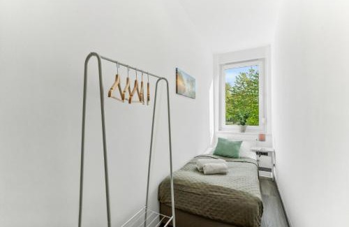 Bismarck Apartment | Elegant & Bright ~ Near Schalke 04 ~ Office ~ Free Parking!