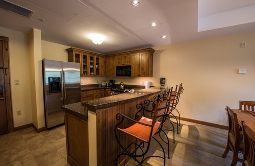 Crested Butte Cabin | Elegant + Bright Suite | Fireplace & Pool Access