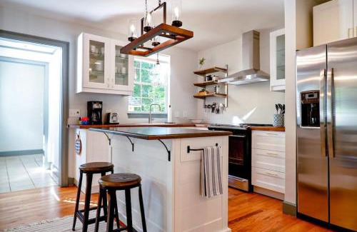 Earlewood House | Elegant Charleston Style Home