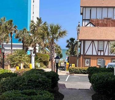 Cherry Grove Beach Apartment | Elegant Coastal Getaway Spacious 3BR Chelsea House