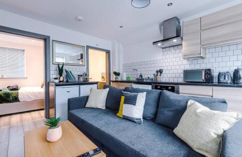 Warrington Apartment | Elegant & Comfortable 1-BR Flat by Amazing Spaces Relocations Ltd