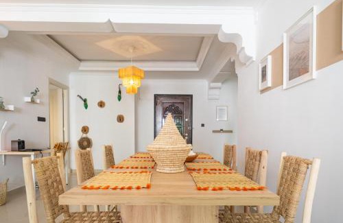 Idrissia Apartment | Elegant & Cosy Family Apartment - Central Location in Tanger - Fast WiFi & Netflix