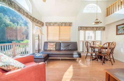 Big Bar House | Elegant Cottage Rental on Banks of Trinity River, California