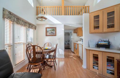 Big Bar House | Elegant Cottage Rental on Banks of Trinity River, California
