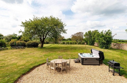 Chelwood House | Elegant Country Estate | Sleeps 18 near Bristol
