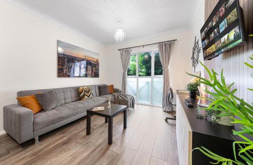 New Cross Apartment | Elegant & Cozy FBS Downtown Flat