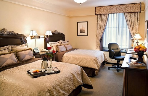Central Park West Hotel | Elegant Decor & Practical Amenities! 2 Units Near to New-York Historical Society