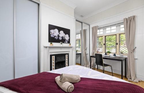 Lidcombe House | Elegant Double Room Lidcombe - Close to Transport & Shops - Shared Bathroom