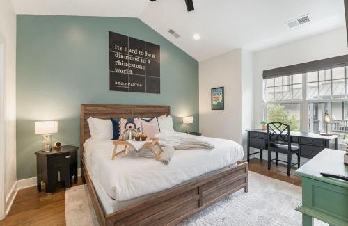Historic Waverly House | Elegant Elliott-2 Units-Hot Tub-Mins to 12 South
