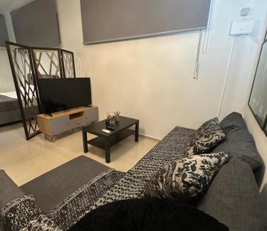 Elliniko-Argyroupoli Apartment | Elegant Escapes 5