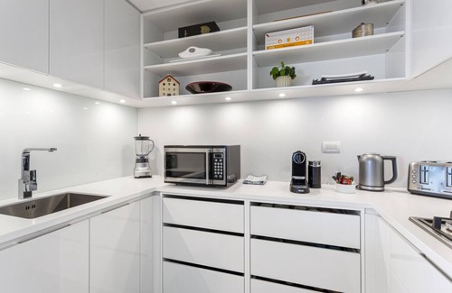 St. Heliers House | Elegant Executive Townhouse