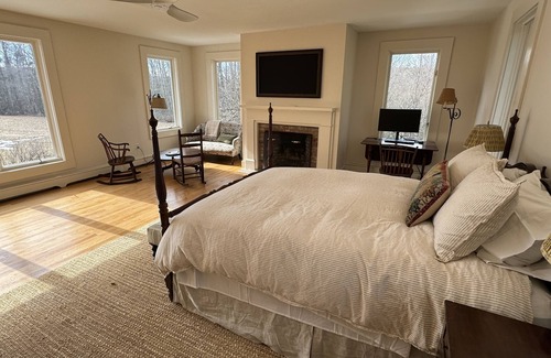 Greensboro Other | Elegant Farmhouse