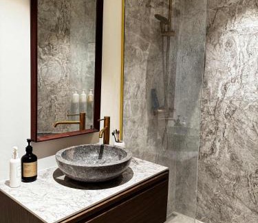 Frederiksberg Apartment | Elegant Frederiksberg Designer Apt
