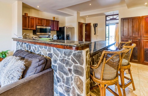Barrio Los Villalobos Condo | Elegant, friendly beachfront condo with incredible ocean views & pool