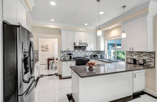 Arcadia House | Elegant Getaway in Arcadia with Balcony and Gazebo