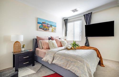 Coolbellup House | Elegant Hampton-Style Retreat , Tranquil Private Bedroom with Shared Bathroom