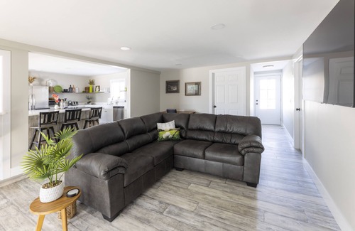 Lake Fenton House | ELEGANT HOME & a GOLFERS PARADISE