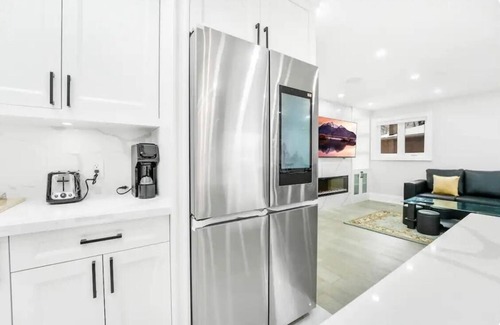 North York House | Elegant Home -Experience Comfort and Luxury