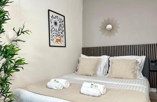 Passy Apartment | Elegant Home near Trocadéro