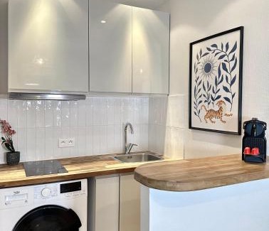 Passy Apartment | Elegant Home near Trocadéro