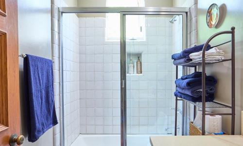 Trousdale Estates Apartment | Elegant Homestay Beverly Hills - 10mins To Rodeo Drive
