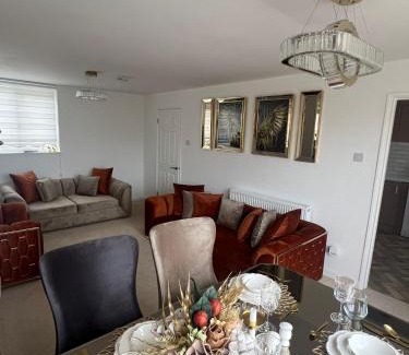 Barnstaple House | Elegant House