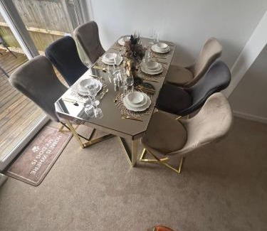 Barnstaple House | Elegant House