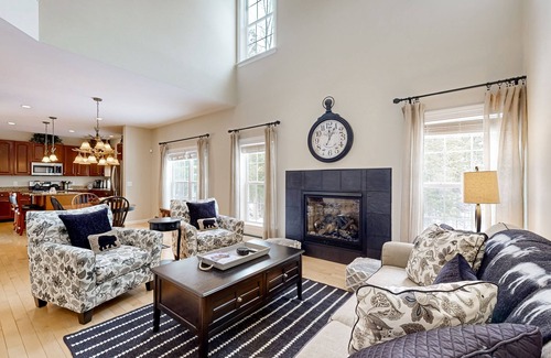 Stratton and Bromley Ski Areas House | Elegant house in quiet neighborhood, close to ski mountains, gas fireplace, wifi