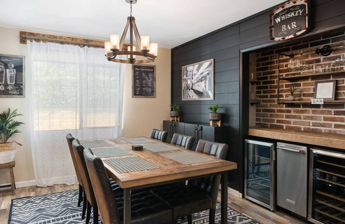 Valley Village House | Elegant House With Pool Near Studio City