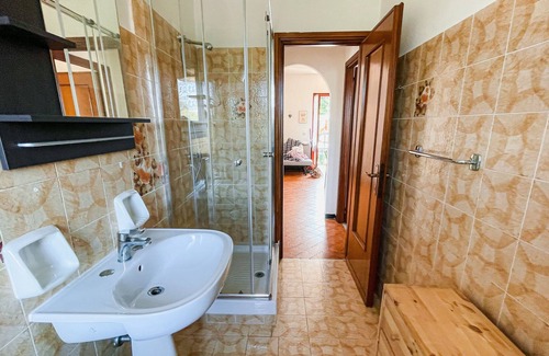 Avegno Apartment | Elegant house with private outdoor jacuzzi, 10 minutes from the sea