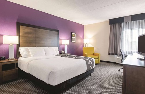 Portland Hotel | Elegant King Suite, La Quinta Portland, Downtown Proximity, Free Breakfast