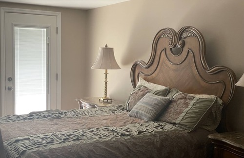 Candler House | Elegant Lake House near the Villages
