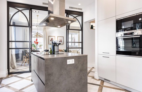 El Arenal Villa | Elegant & large town house with rooftop terrace