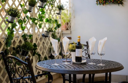 Isolotto Apartment | Elegant Location in Florence - 2 FREE PARKING!