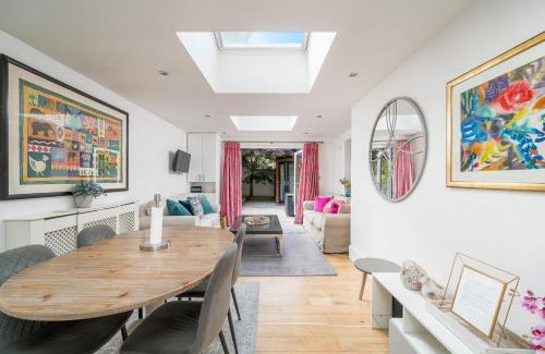 Shaftesbury Apartment | Elegant London Stay - 2BR with Garden in Battersea