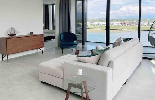 Mermaid Waters Apartment | Elegant Luxurious Waterfront 2BD at Mermaid Waters