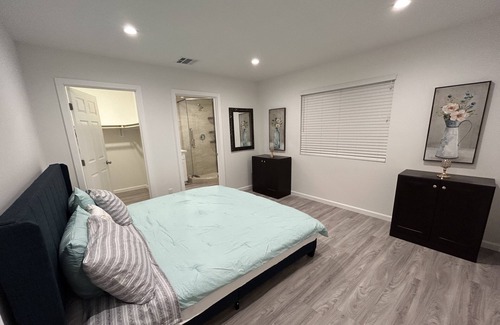 Northridge House | Elegant, luxury and contemporary Family-sized vacation home