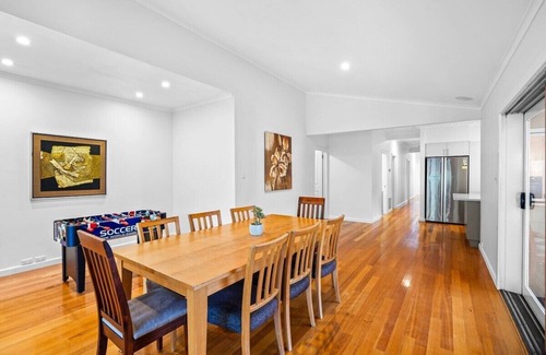 Ringwood House | Elegant Luxury - Family Entertainer in Ringwood