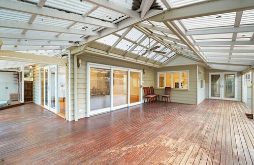 Ringwood House | Elegant Luxury - Family Entertainer in Ringwood