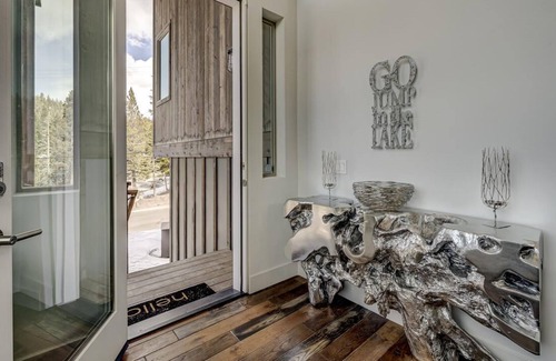 Upper Kingsbury House | Elegant Luxury, Spacious Mountain Modern Tahoe Home (SL205)
