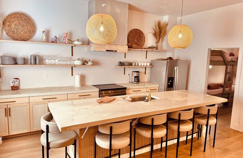 Peoplestown House | Elegant Modern Scandinavian Compound HOT TUB 12 bedrooms 6 bath Atlantan