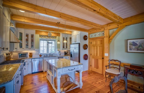 Mill Spring Cabin | Elegant Mountain Escape: 3BR with Fireplace & Views