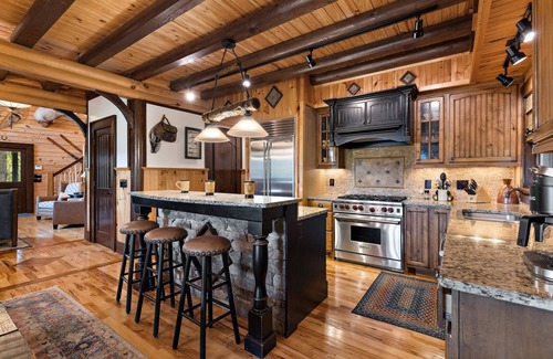 Boone Cabin | Elegant Mountain Lodge with Beautiful Sunsets