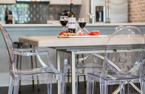 Central Business District Hotel | Elegant New Orleans Gem: Prime CBD Location Steps from French Quarter