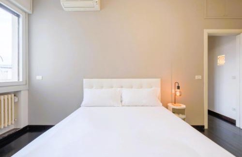 Saragozza-Porto Apartment | Elegant Penthouse With A View Of The Two Towers And Piazza Maggiore